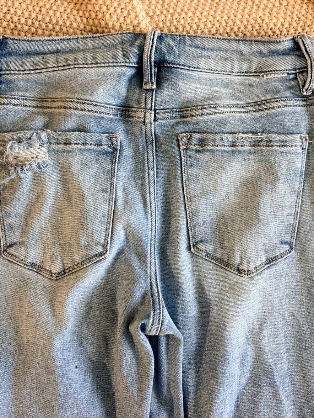 Adelyn Risen Jeans 🤎 - Picture 2 of 4